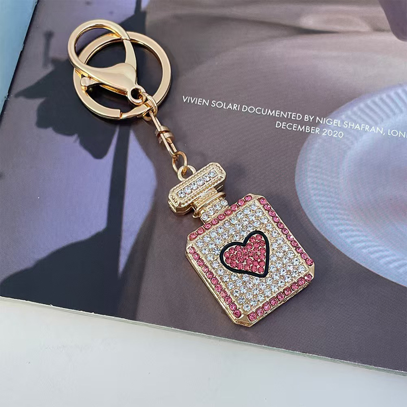 Luxury Perfume Bottle Keychains Exquisite Bag Pendant Rhinestone Key Chain Car Accessories