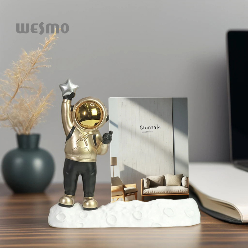 Resin Tabletop Gold Astronaut Sculpture Decorative Photo Frame Ornaments