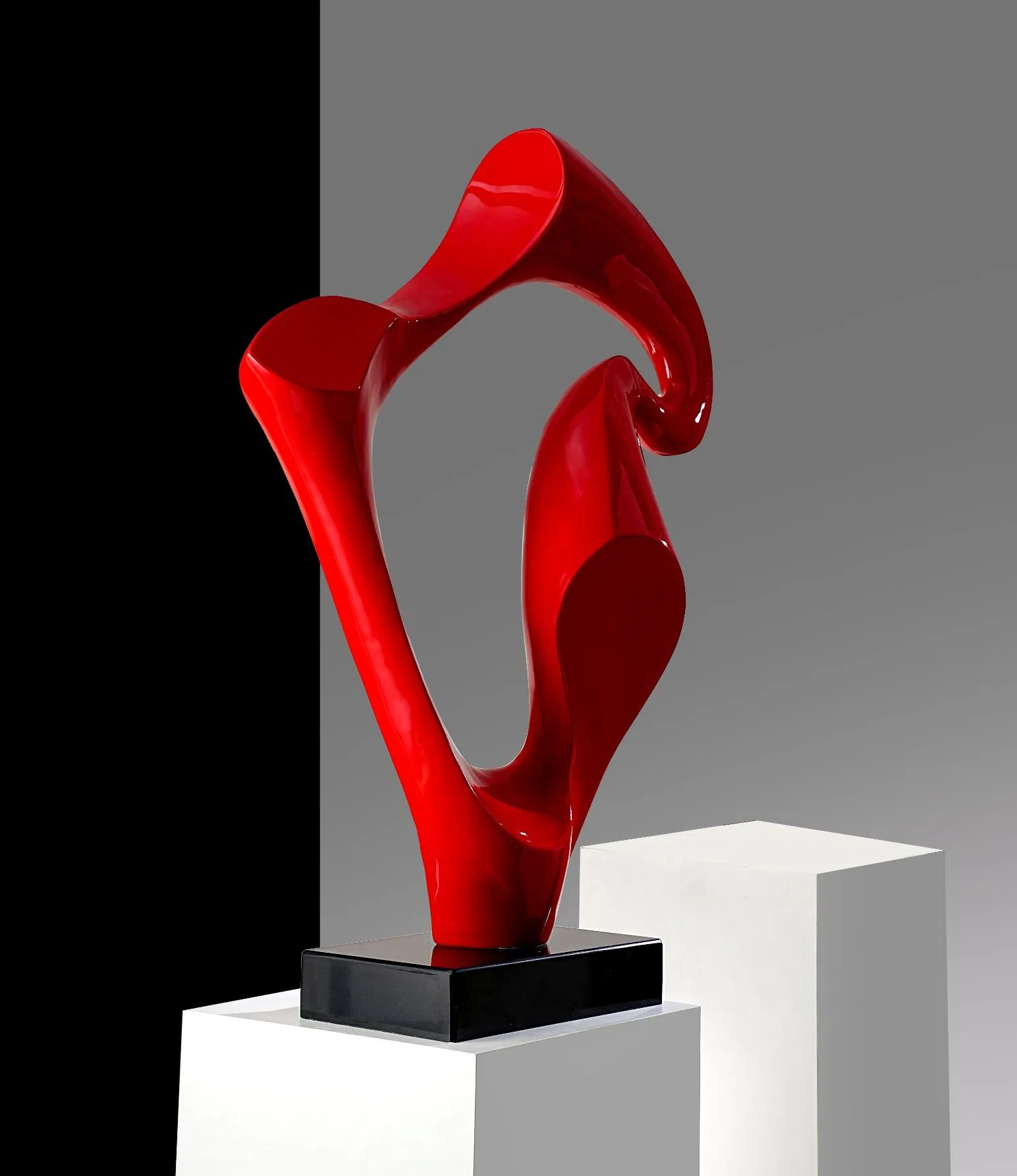 Modern Art Abstract Decorative Distorted Shape Resin Crafts Sculpture Decoration