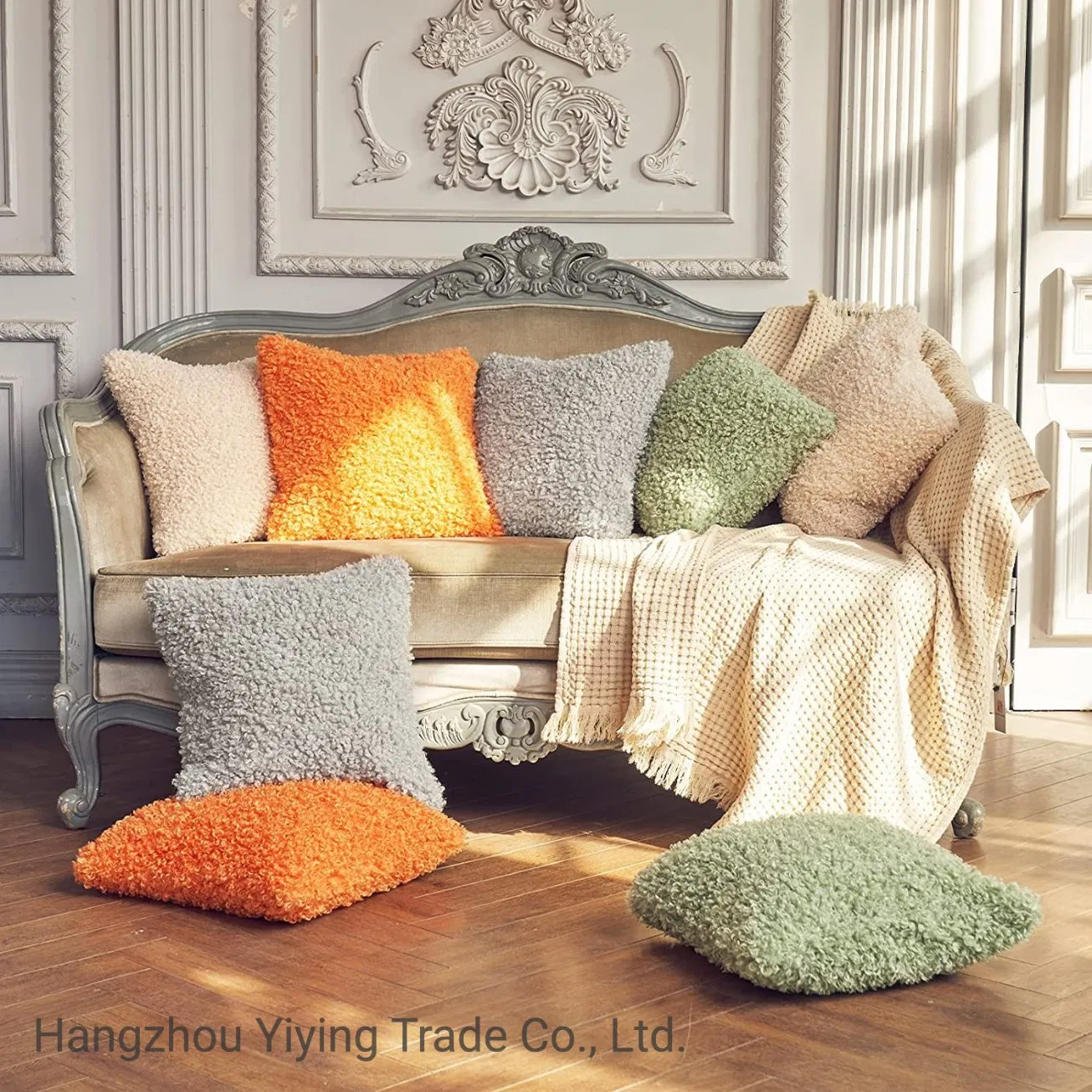 Decorative Throw Pillow Feather Pillow Polyester Pillow with Faux Fur Pillow Covers