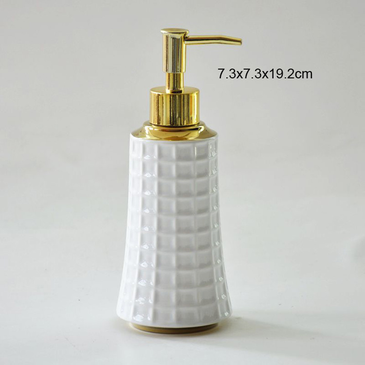 Luxury Household Product Home Decoration Gold Ceramic Pretty Bathroom Set Accessories