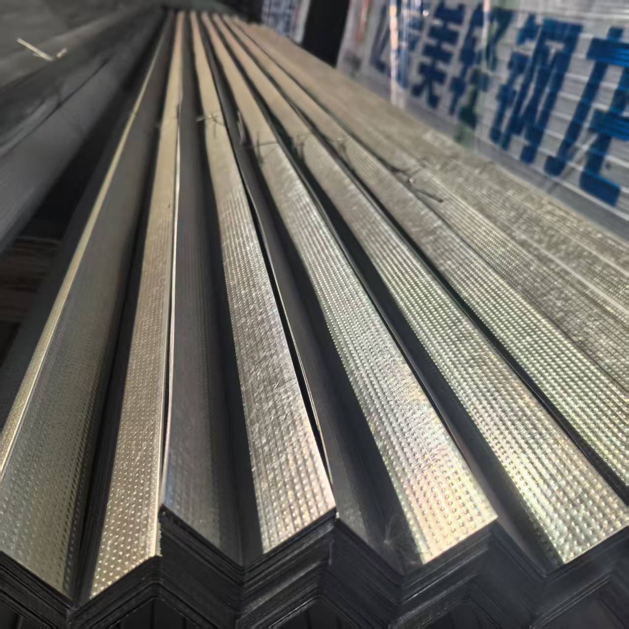 Modern Design Galvanized Steel High Strength Structure Keel Components for Office Building Steel Ceiling Grid Metal Frame