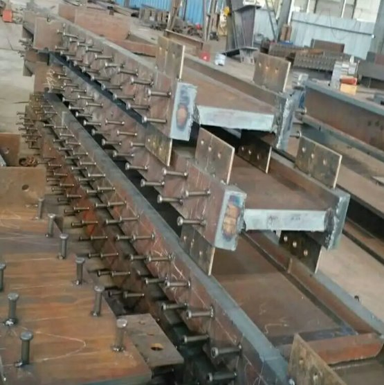 Durable Bolt Connection Steel Structure Warehouse for H-Beam Manufacturing