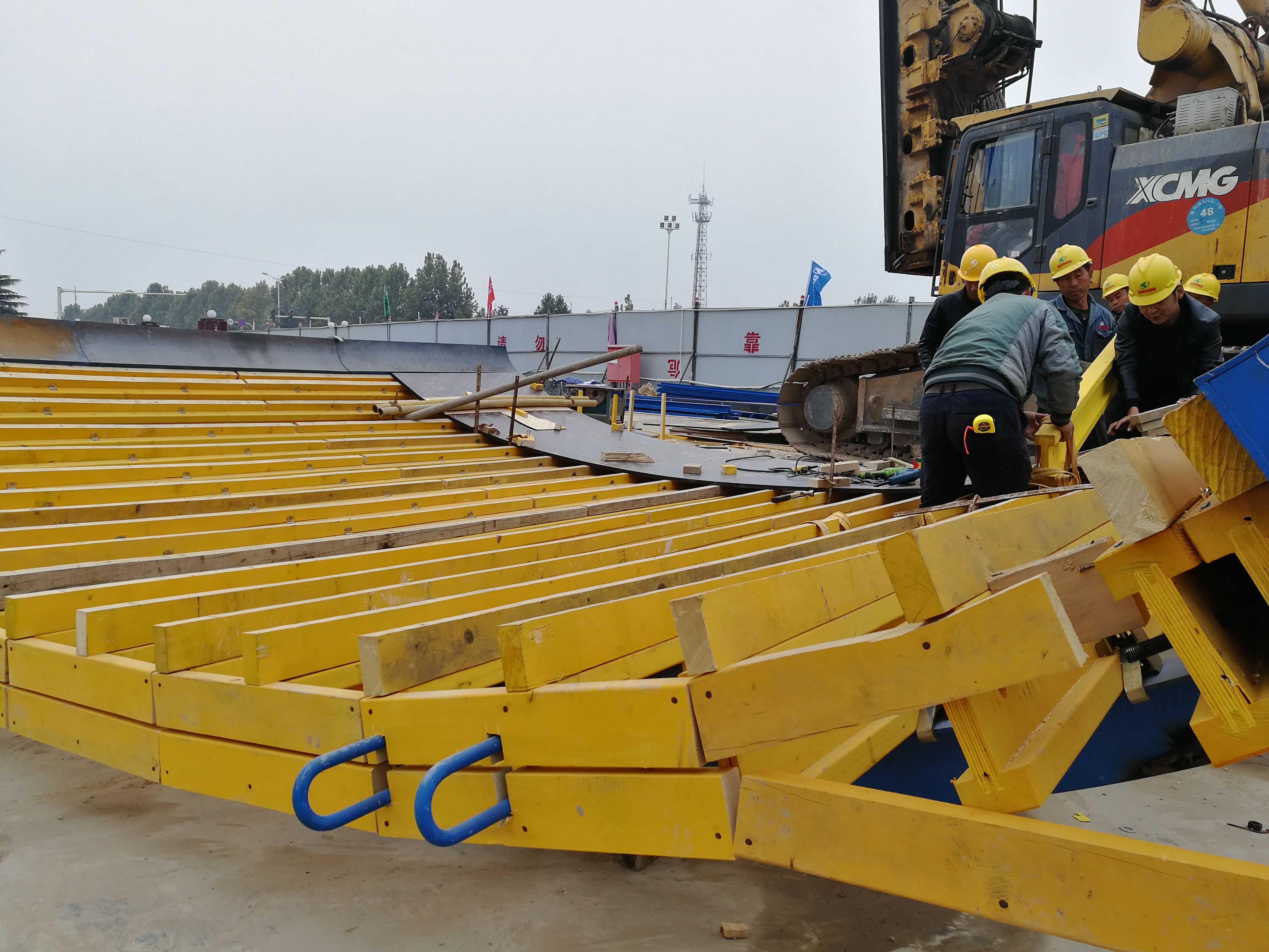 WACO Heavy Duty Birch Spruce H20 Timber Beam Formwork for Wall Column Floor Slab Construction System with 1 Year Warranty