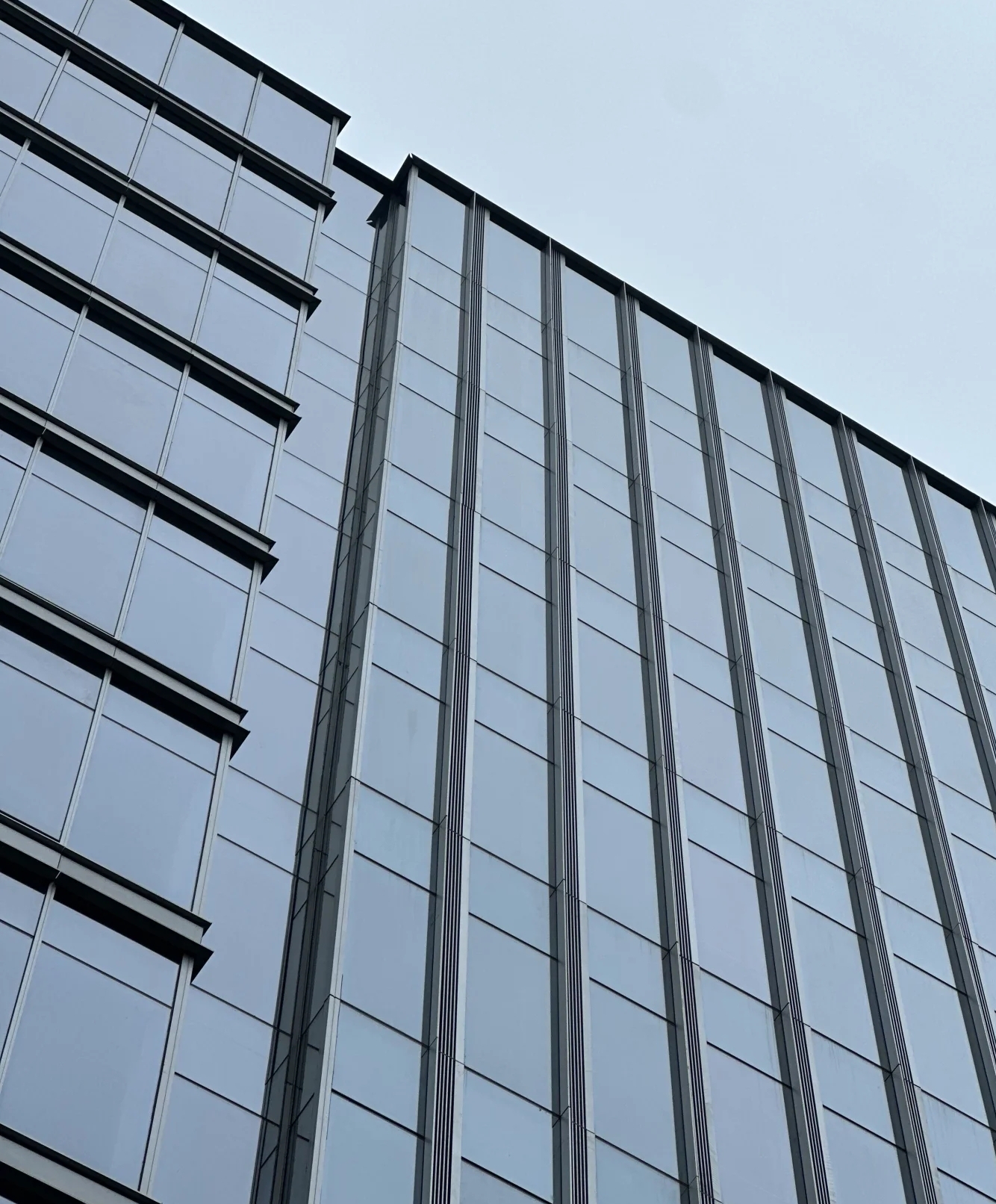 Unitized Hidden Frame Aluminium Glass Curtain Wall System Anti-Corrosion for Commercial Buildings Hotels Offices Towers Villas