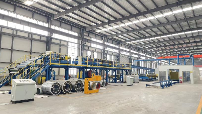 Composite plate automatic production line for steel structure manufacturing