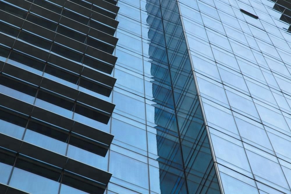 Hidden frame glass curtain wall
