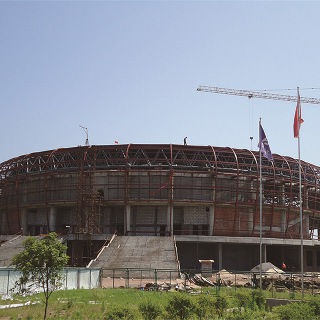 Modern Design ASTM Standard Gymnasium Light Galvanized Steel Pipe Roof Truss Structure with Welding &amp; Bending Services