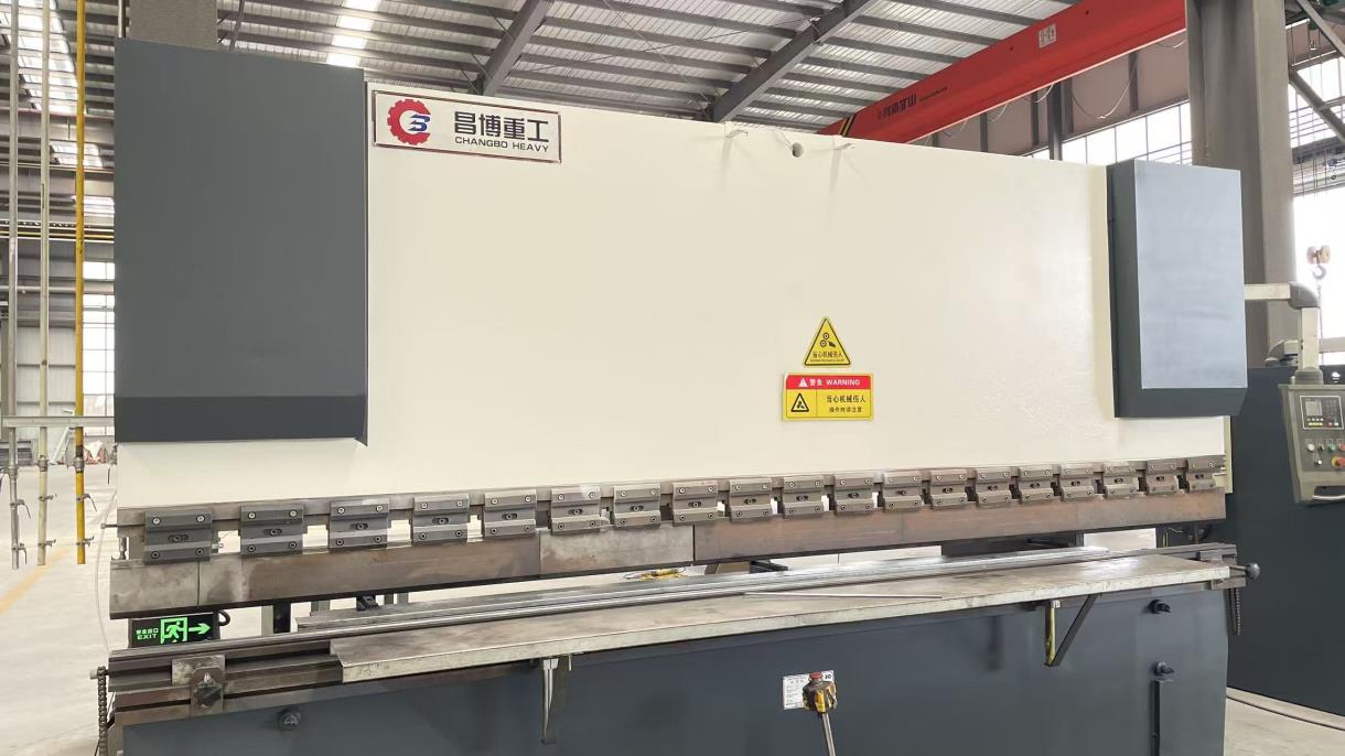 Hydraulic bending machine for steel plate and profile forming operations
