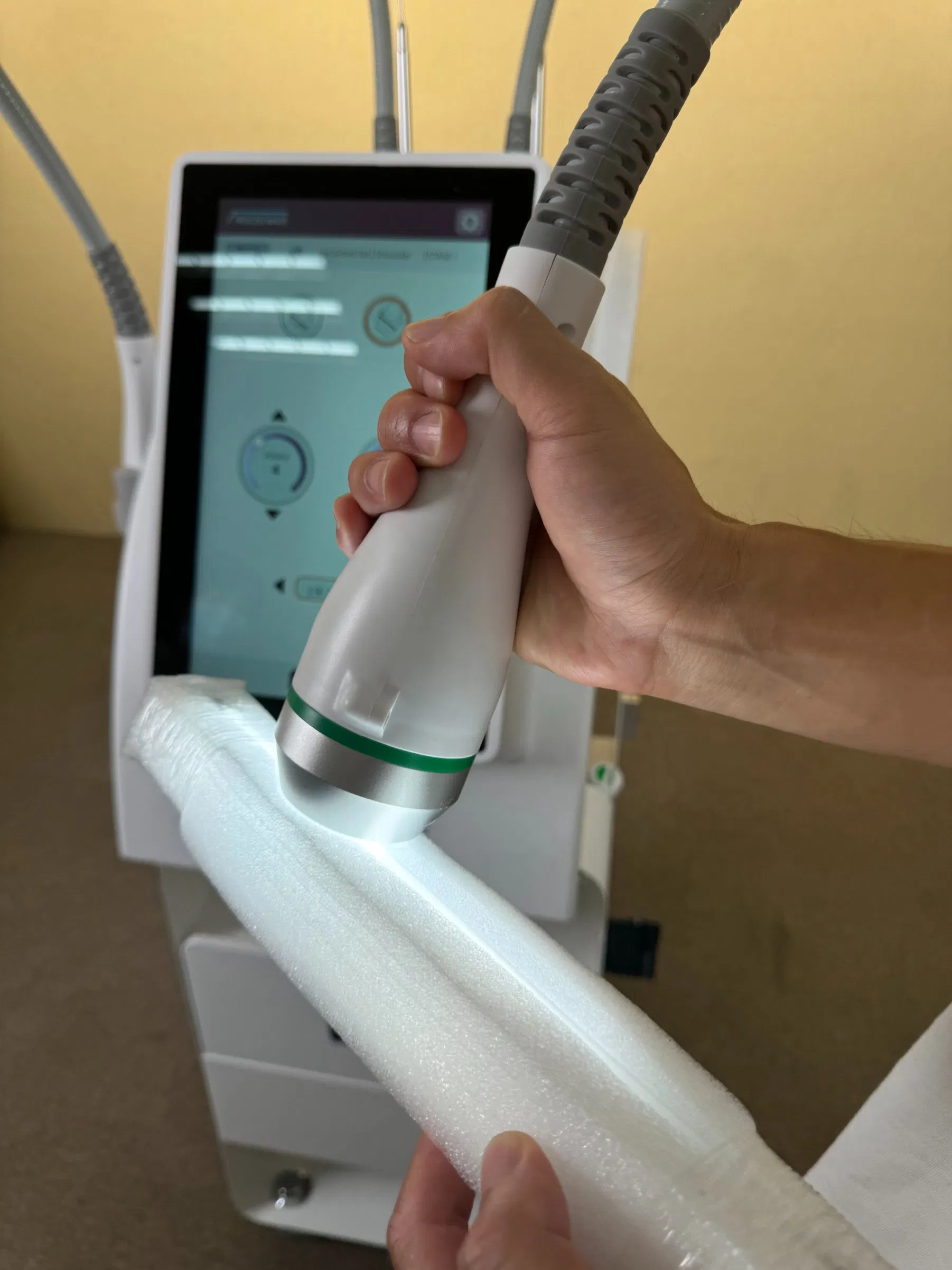 Hot Sale Onda Lifting Slimming Machine Coolwaves 2 Handle Ice Cold RF Facial Tightening Coolwaves Cellulite Removal Body Slimming Machine