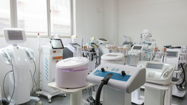 HIFU high intensity focused ultrasound machine for non-surgical face lifting
