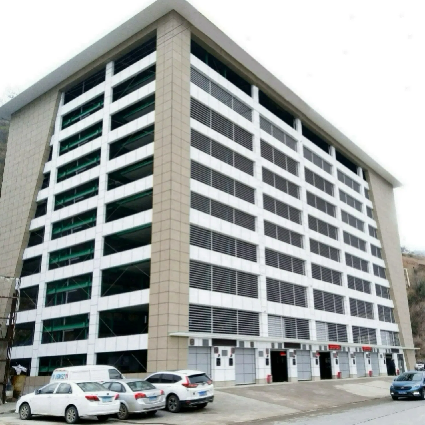 Cloud Based Data Management Circular Vertical Lift Parking System with Analysis and Reporting Features
