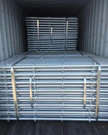 Robust Facade Scaffold System with Reinforced Ledger Support for Safety