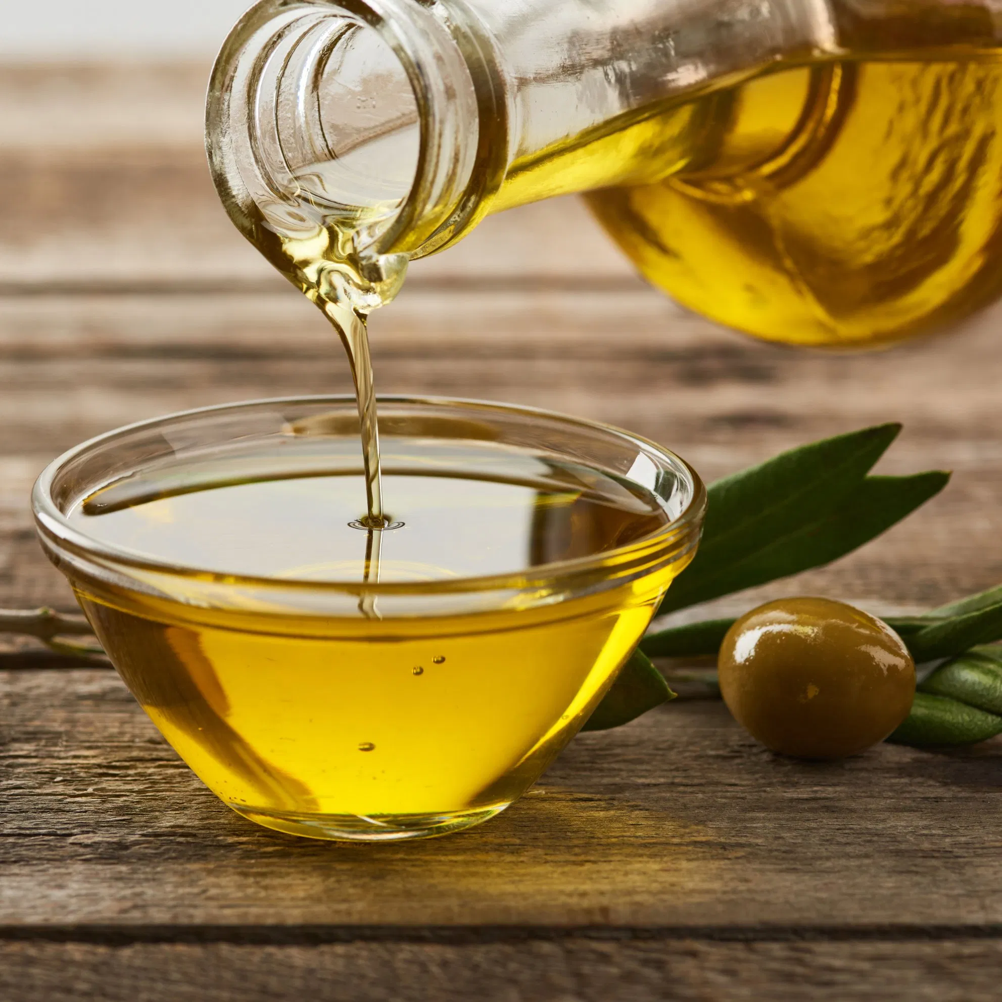 Essential Oil Manufacturers Offer Olive Oil Derived From Natural Plants