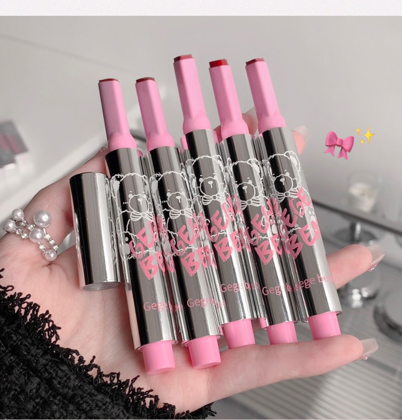Lipstick view 4