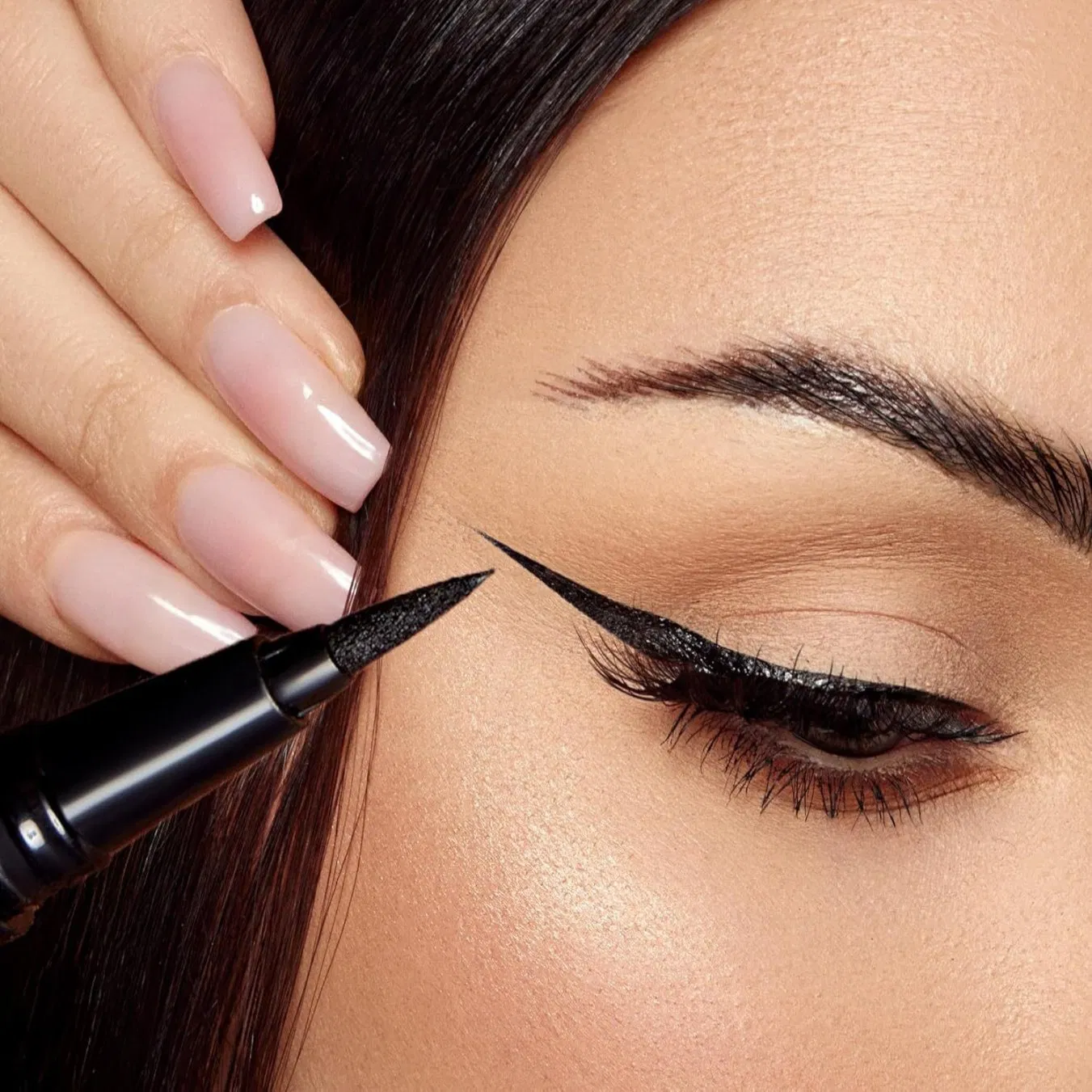 Quick Dry Eyeliner Pencil with Smudge Proof Technology Long Wearing and Easy to Apply