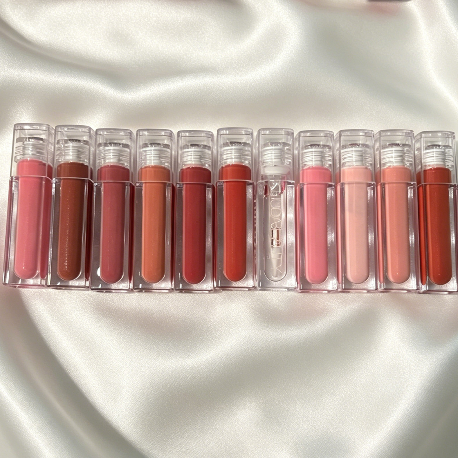 Luxury Makeup Glossy Lipgloss Hydrating Nourishing Long-lasting Moisturizing Lip Gloss High Shine Transparent Liquid Lipstick