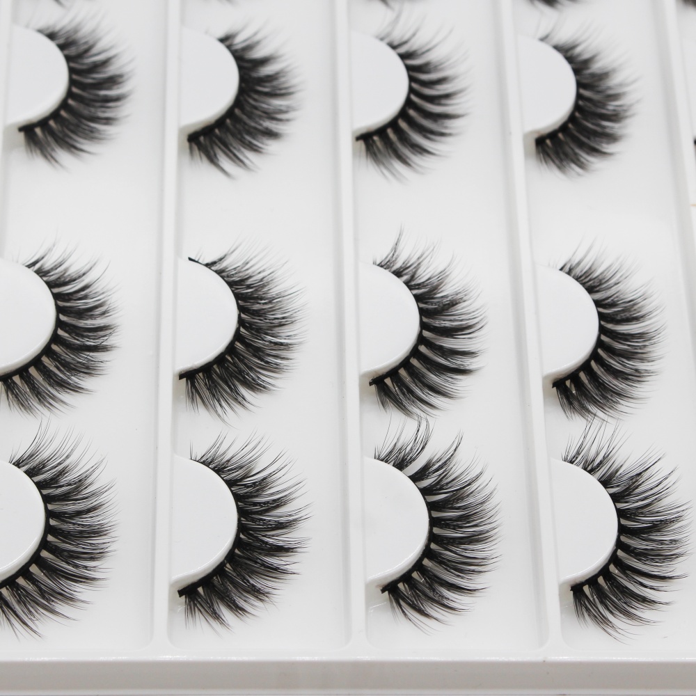Sulv Eyelash Detail Left