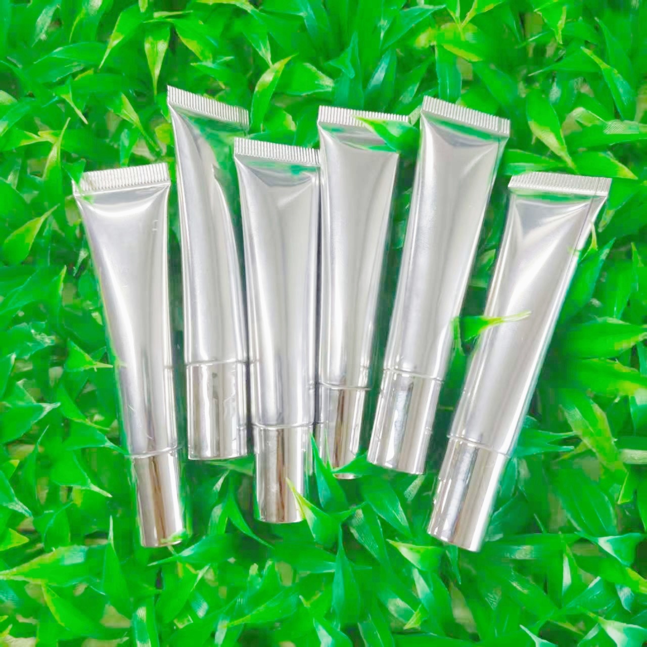Instant 3D Volumizing Lip Plumper Liquid Custom logo 8 Trendy Shades MSDS Certified Wholesale Non-Sticky High-Shine Lip Enhancer