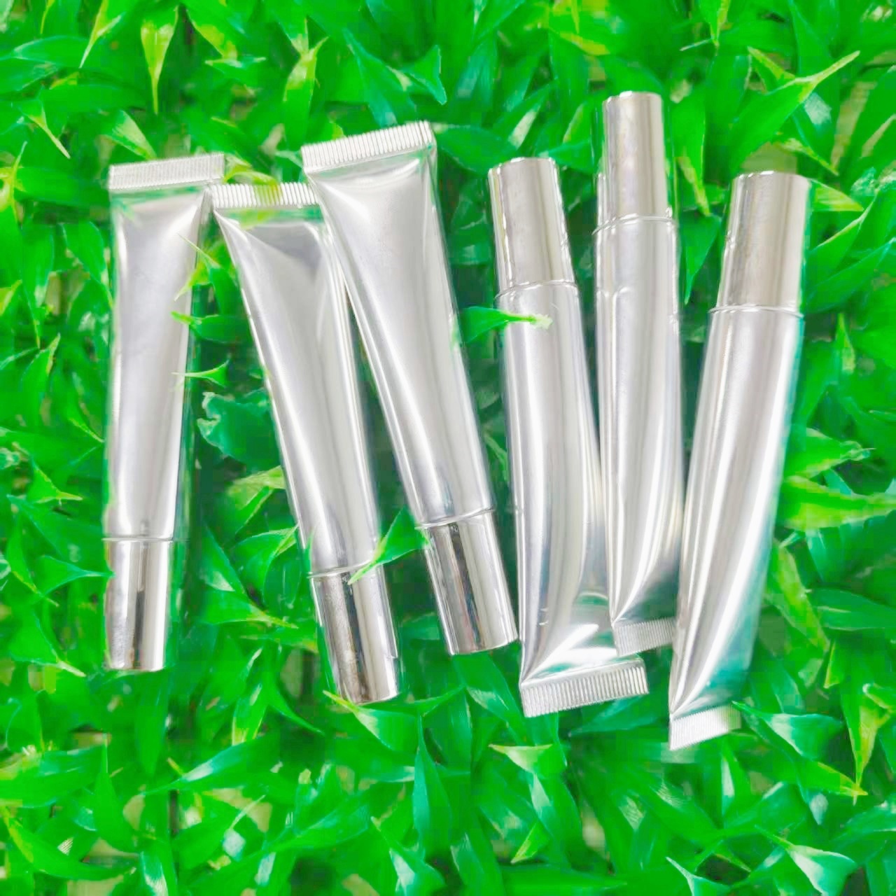 Instant 3D Volumizing Lip Plumper Liquid Custom logo 8 Trendy Shades MSDS Certified Wholesale Non-Sticky High-Shine Lip Enhancer