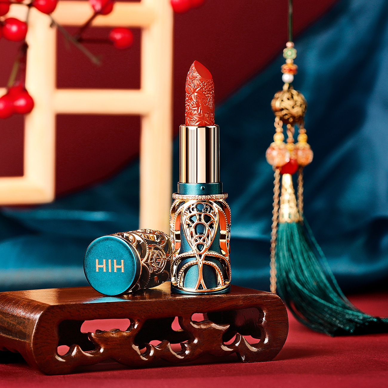 HIH Phoenix Yuyue Makeup Carved Lipstick Silky Color Retro Flower with Makeup Is Red National Style Texture Lipstick
