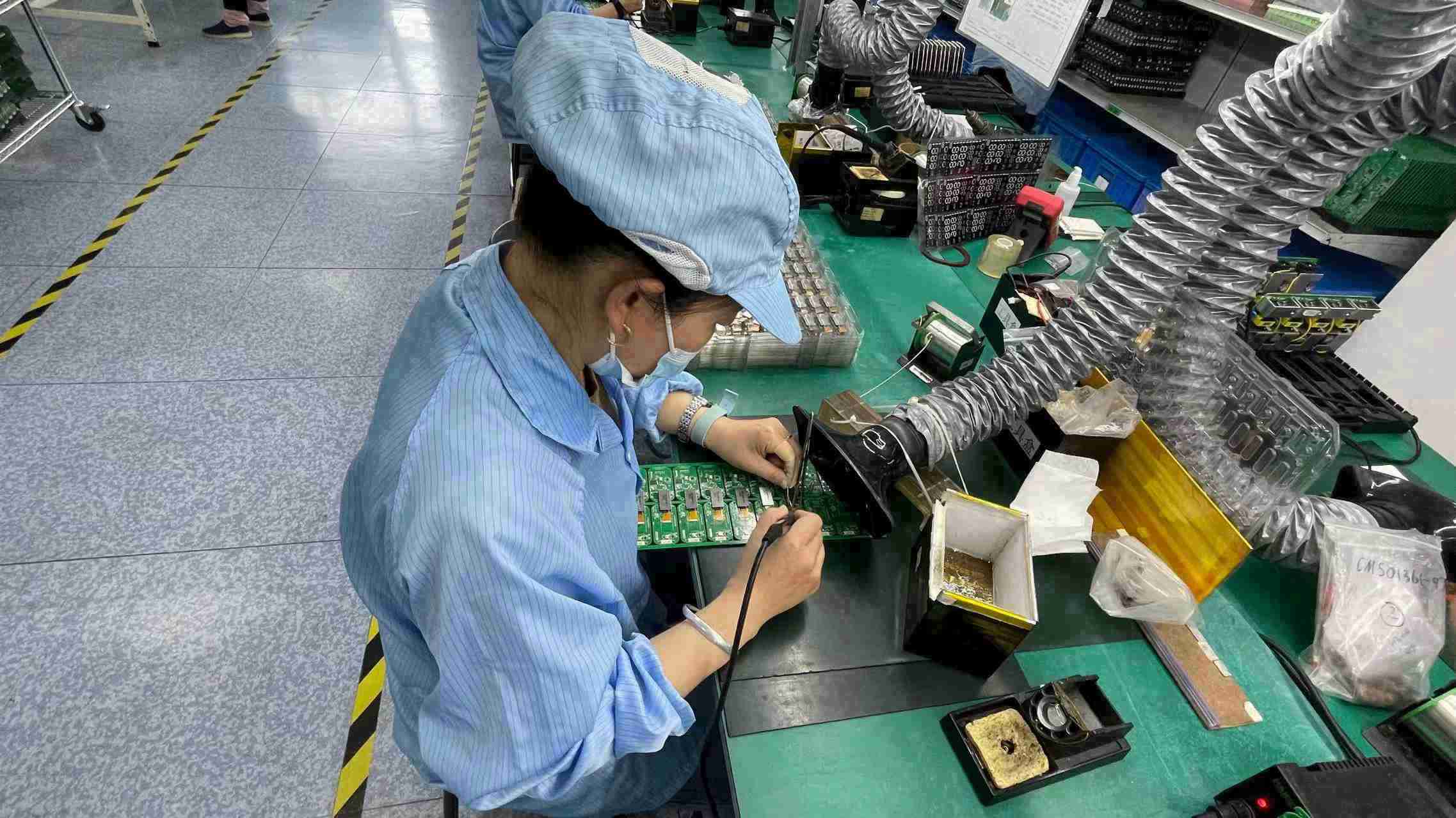 Hand Soldering - Soldagem manual para componentes estruturais específicos