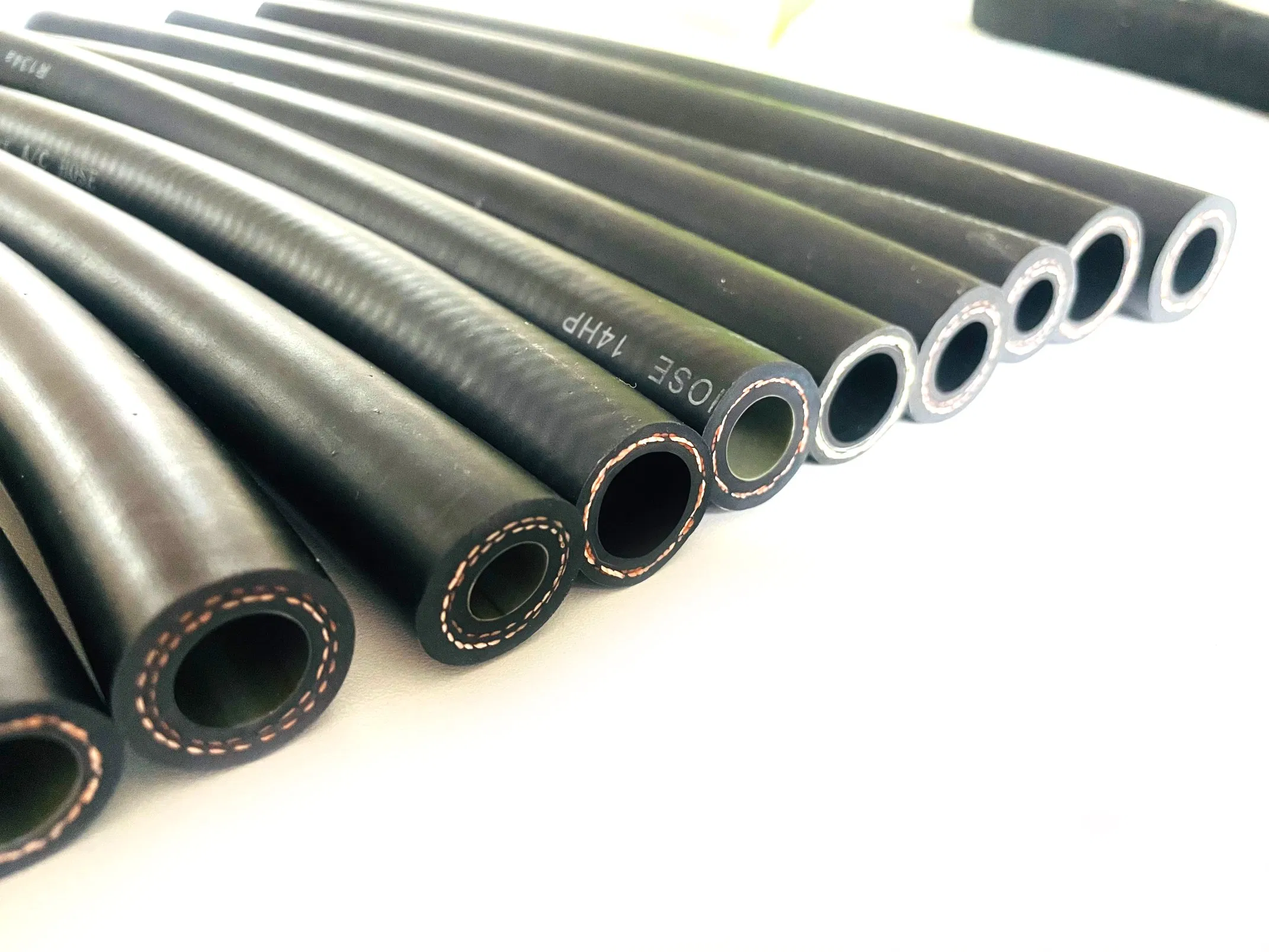 SAE J30r9 Standard 1/8 5/32 3/16 1/4 5/16 3/8 15/32 1/2 5/8 3/4 1 Inch gasoline Deisel Bio-Diesel, E-85 Ehanol Extended Gasoline Fuel Injection Hose