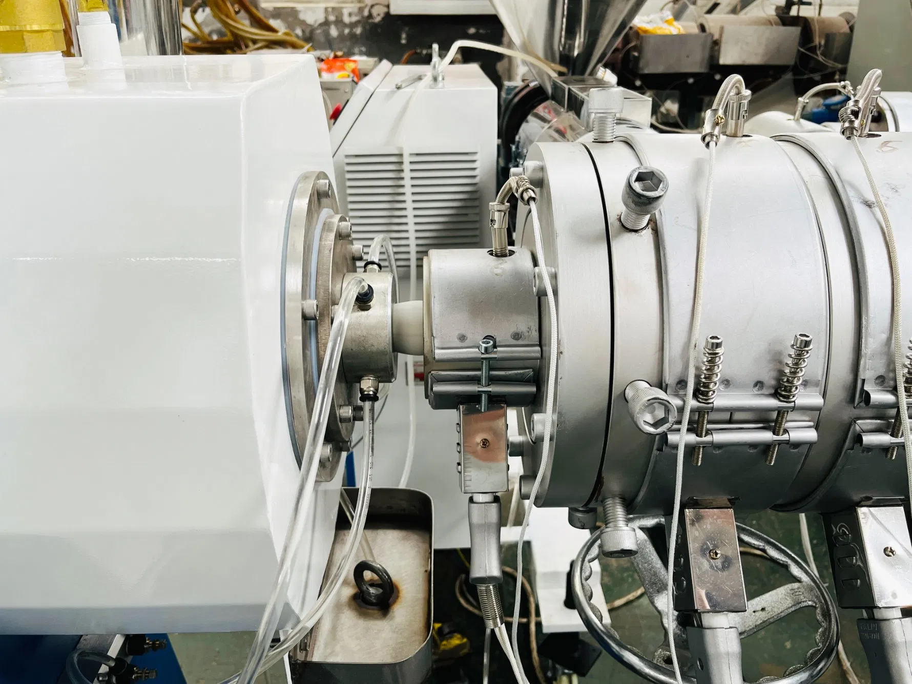 Single Screw Extruder PE HDPE LDPE Plastic Water Gas Oil Supply Pipe Tube PVC PPR Pipe Making Machine/ Extrusion Line