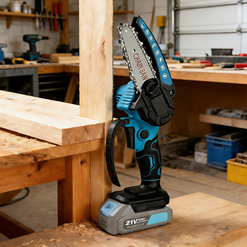 WL4-inch Lithium Battery Rechargeable Handheld Pruning Saw, Household Chainsaw, Electric Woodworking Tool