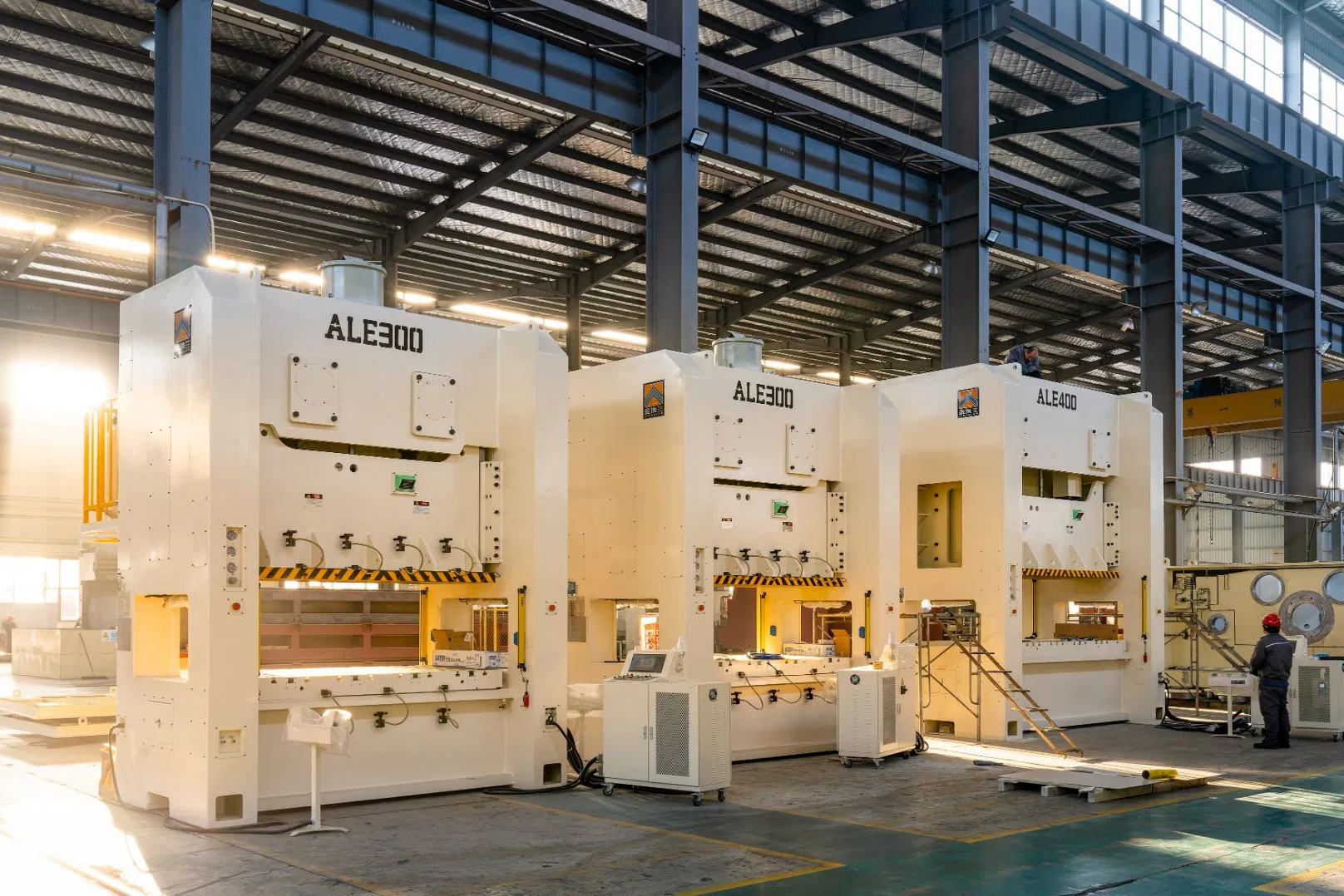 High Tonnage Pneumatic Power Press Machine Tool for Efficient Stamping