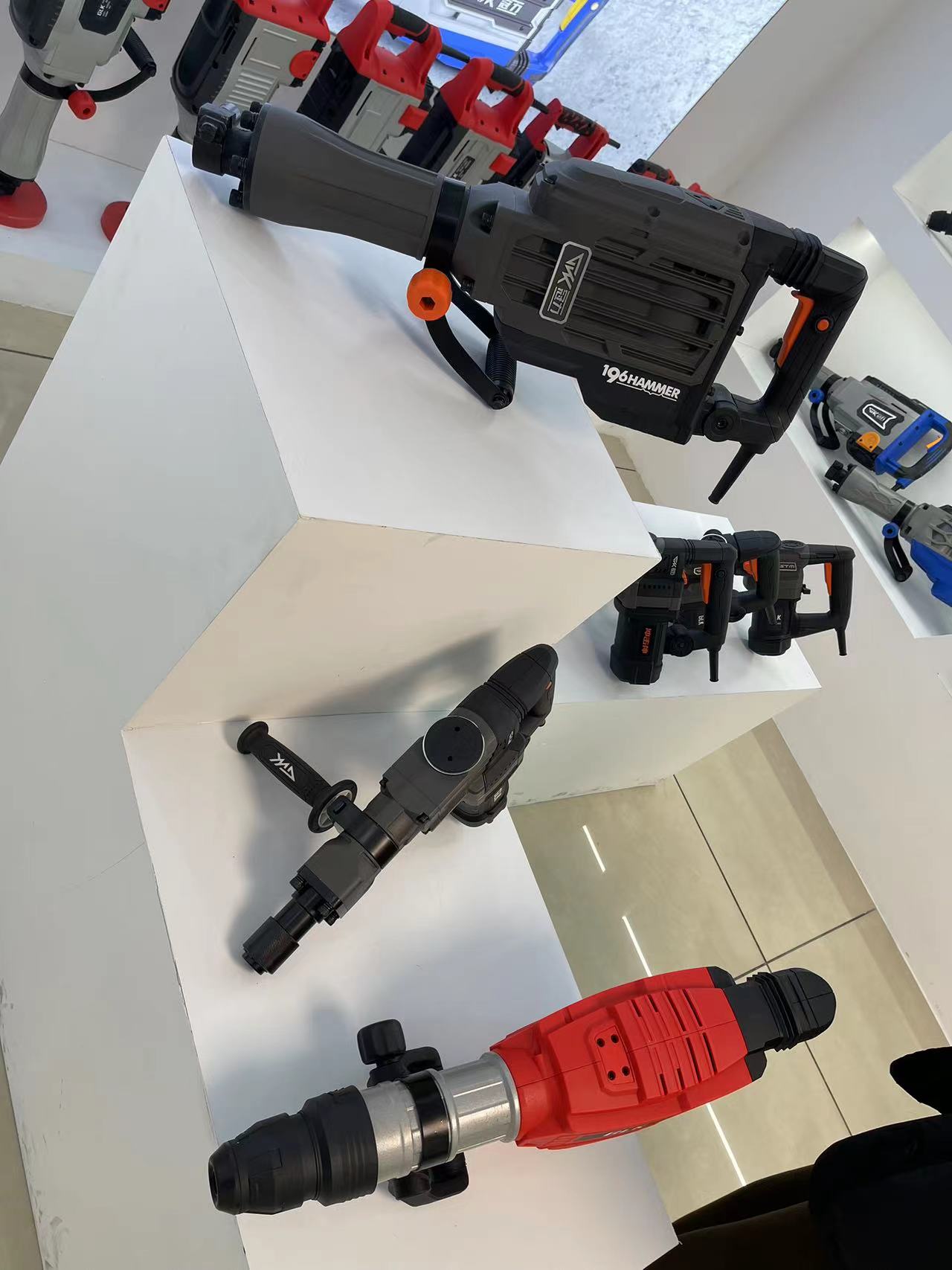 Tengka Hot Sell 2000W 220/240V Demolition Hammer Heavy Duty Power Demolition Drills
