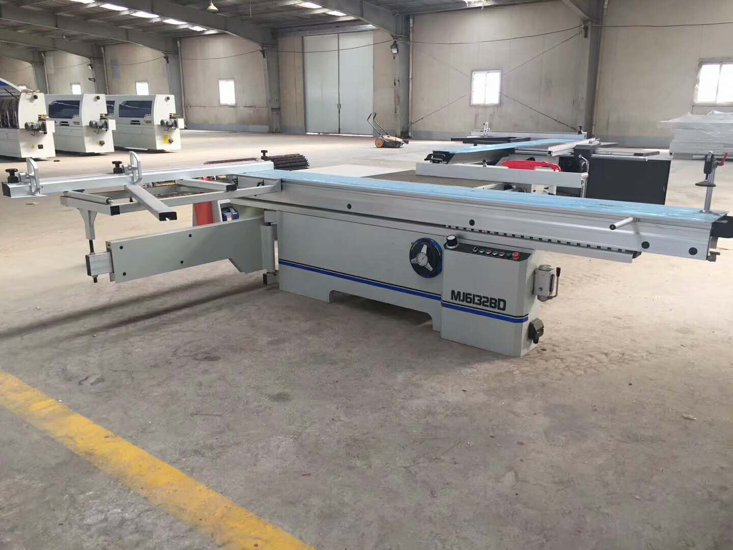 Precision Panel Saw Vertical View