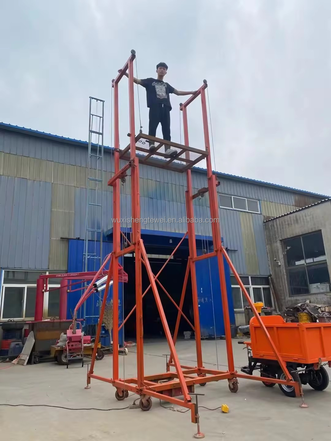 CE 500kg 3m 6m Mobile Portable Electric Scaffold Lift Foldable Platforms Electric Scaffolding Electric For Construction