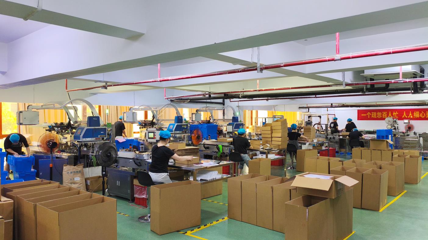 Final packaging line for contact lens products