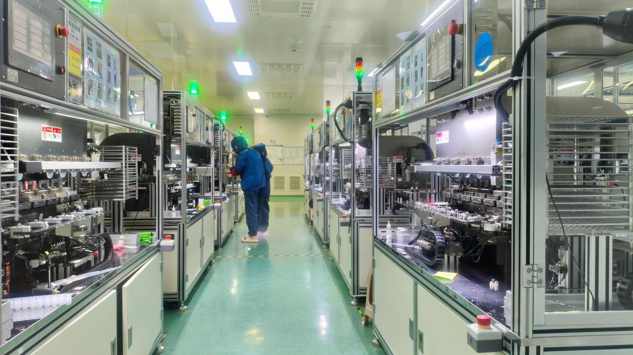 Color printing machine for cosmetic contact lens manufacturing