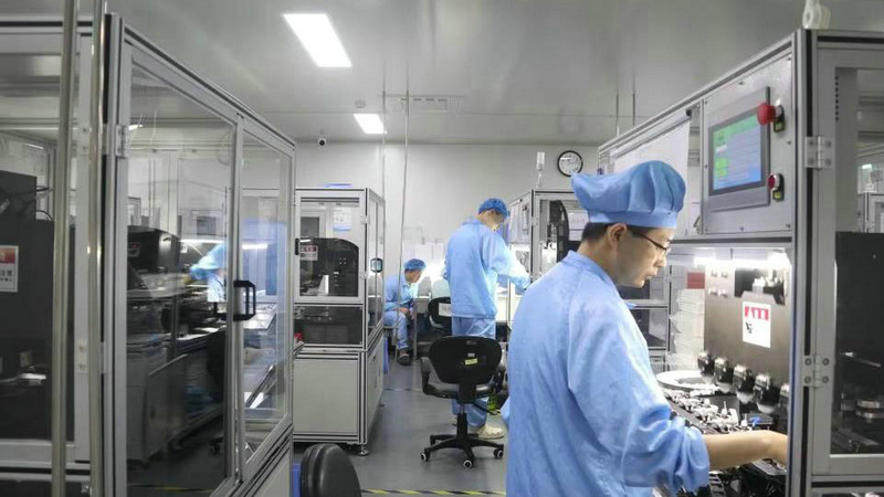 Contact lens color pattern printing machine in Blinkylens factory