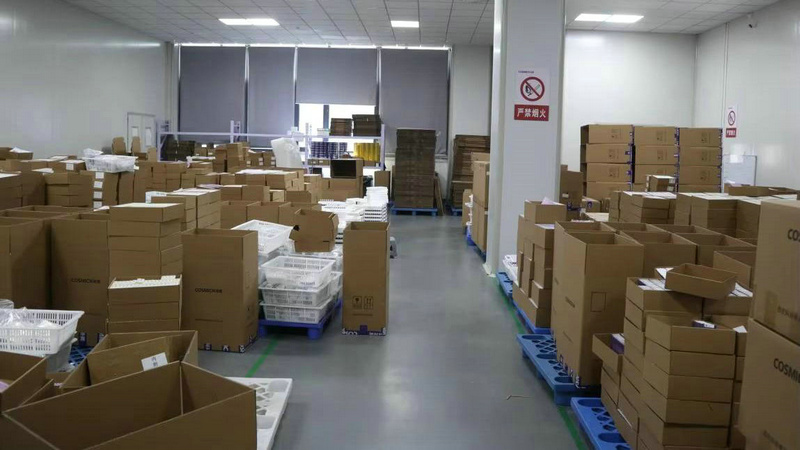 Finished contact lens products ready for B2B wholesale export shipment