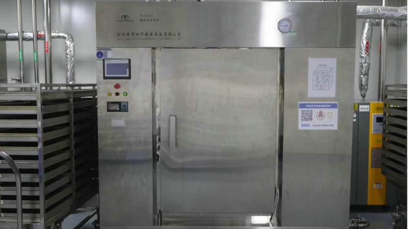Autoclave sterilization of contact lens blister packs medical grade