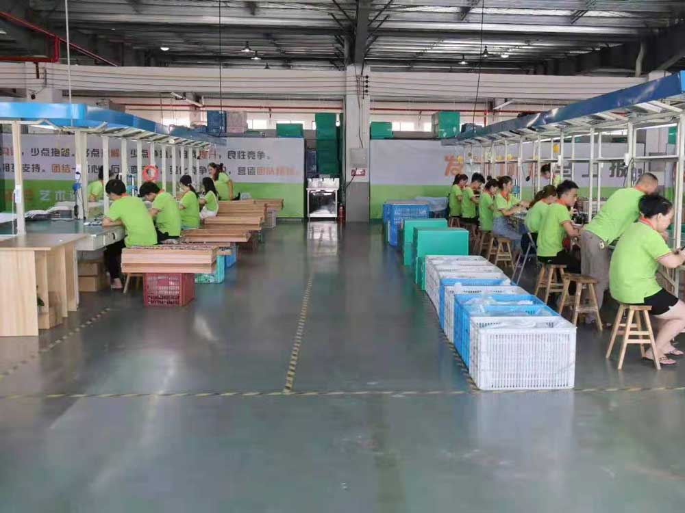 Blossom production facility with modern equipment for grinder manufacturing