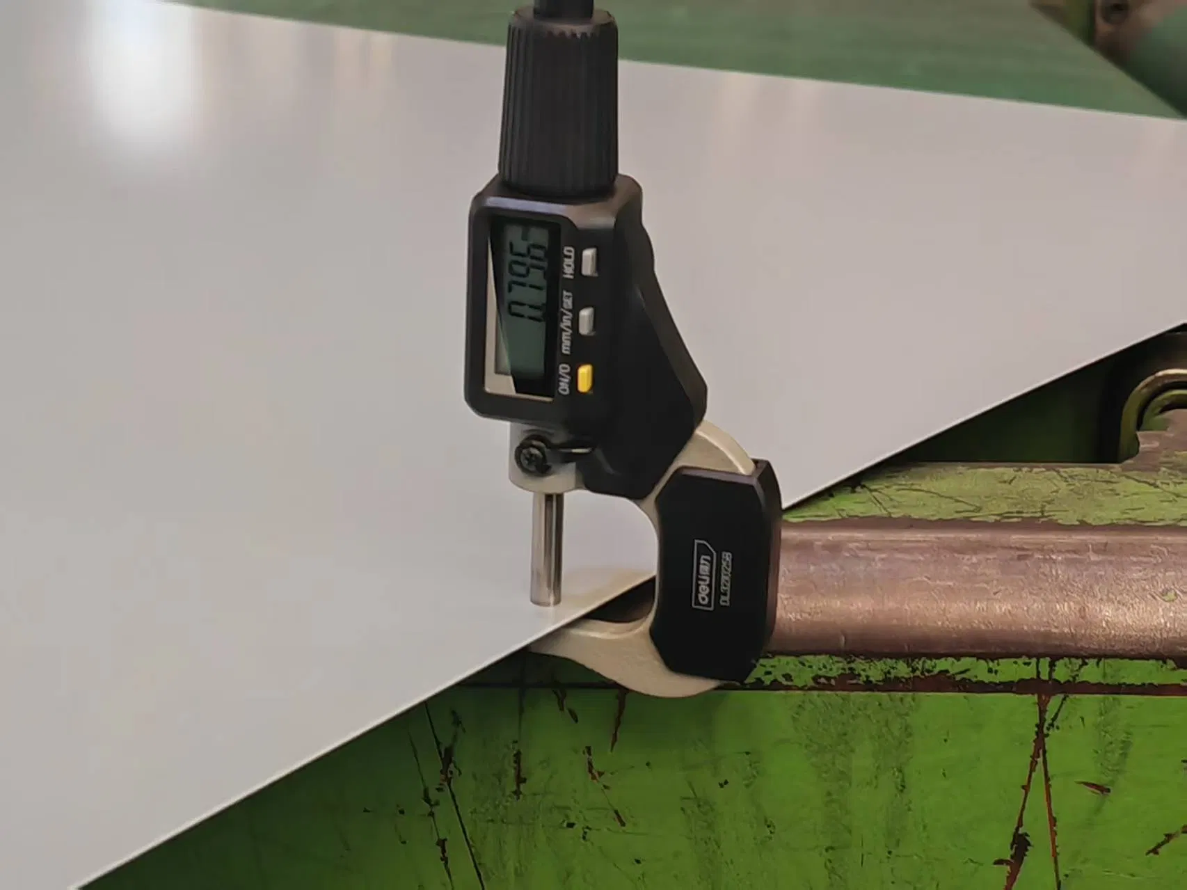 Factory Direct Electro Galvanized Steel Coil Secc, Dx51d Cold Rolled Sheet for Home Appliance Painting Base