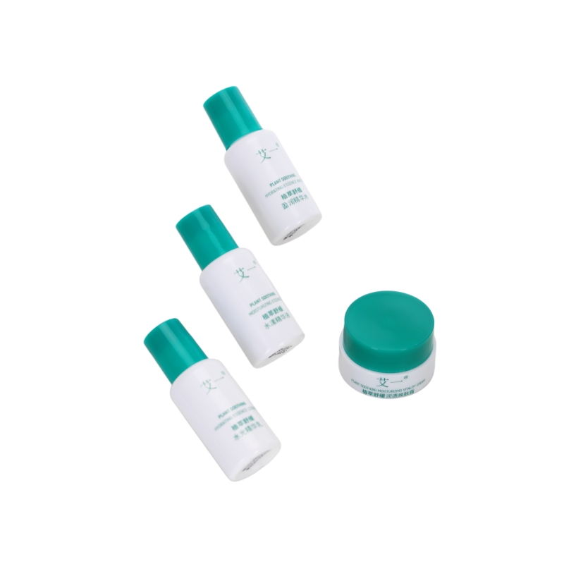Travel-sized Liquid Mugwort Herb Extract Skin Care Set Moisturizing &amp; Soothing Food Grade in Bottle for All Skin Types