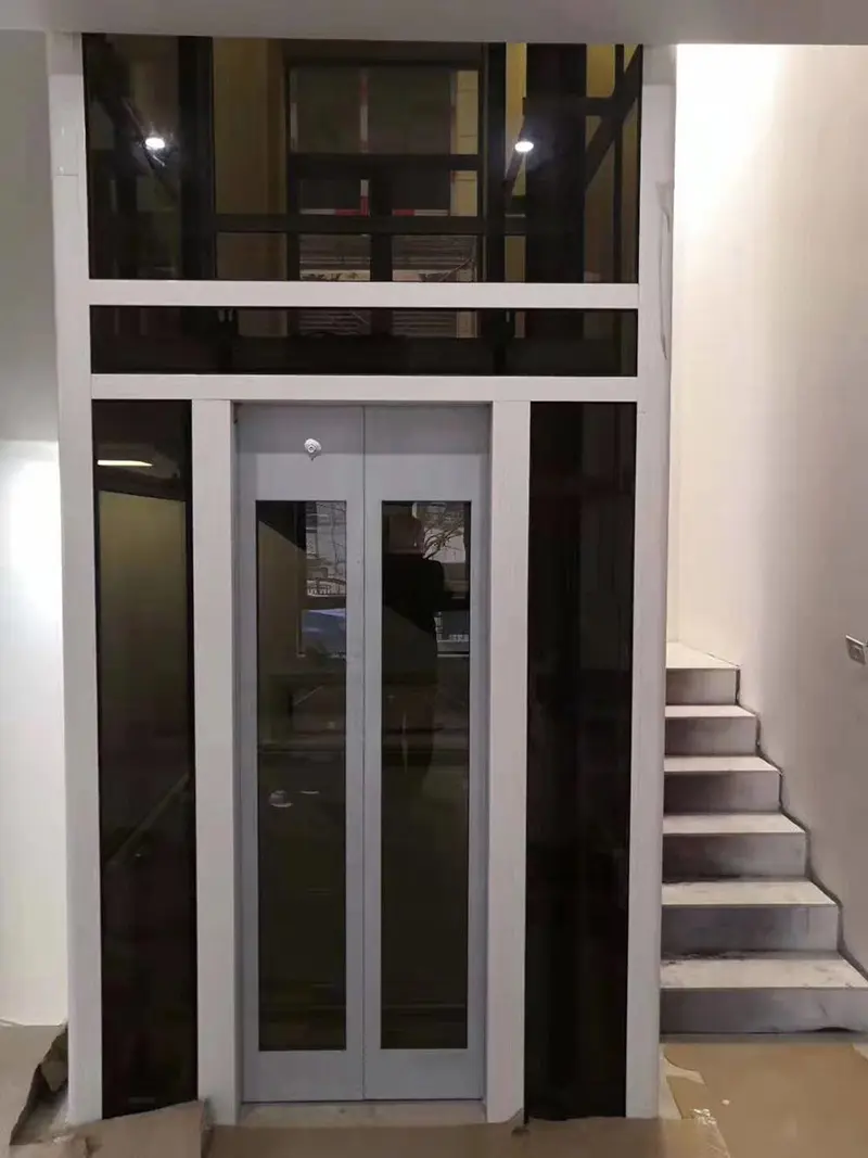 Home elevator glass door configuration