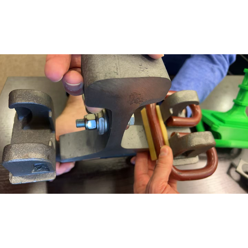 Easy Installation Sand Casting Rail Spare Parts Steel Shoulder