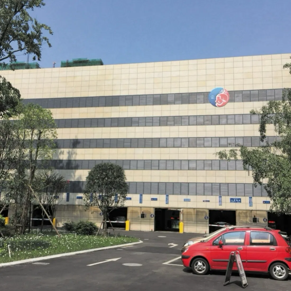Energy Efficient Circular Vertical Lift Parking System with LED Lighting for 24/7 Operation