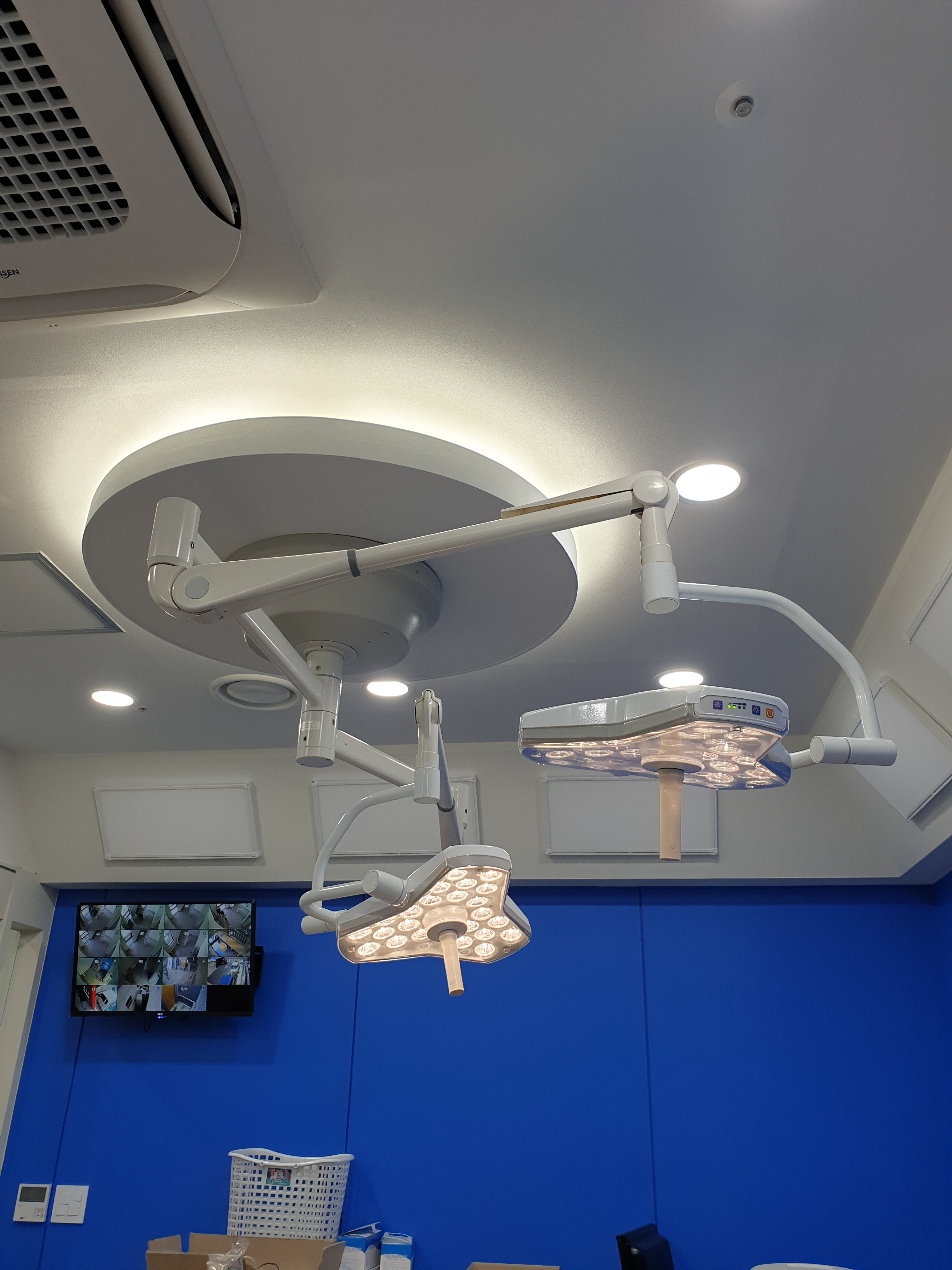 Factory Wholesale Mobile Hospital Portable Medical Led Shadowless Dental Surgical Light Examination Lamp