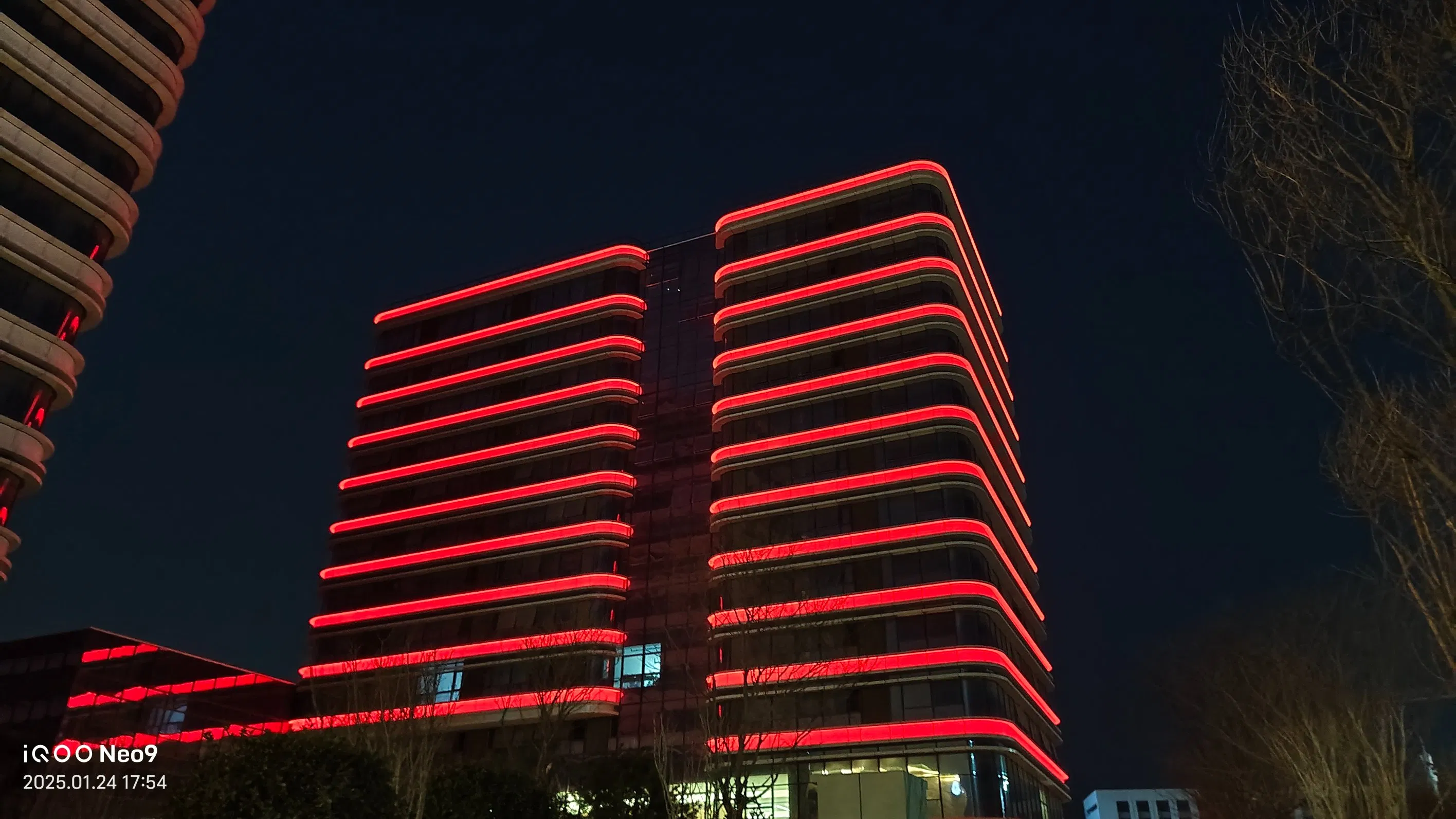 Sustainable LED Wall Wash Lighting System for Modern Architecture
