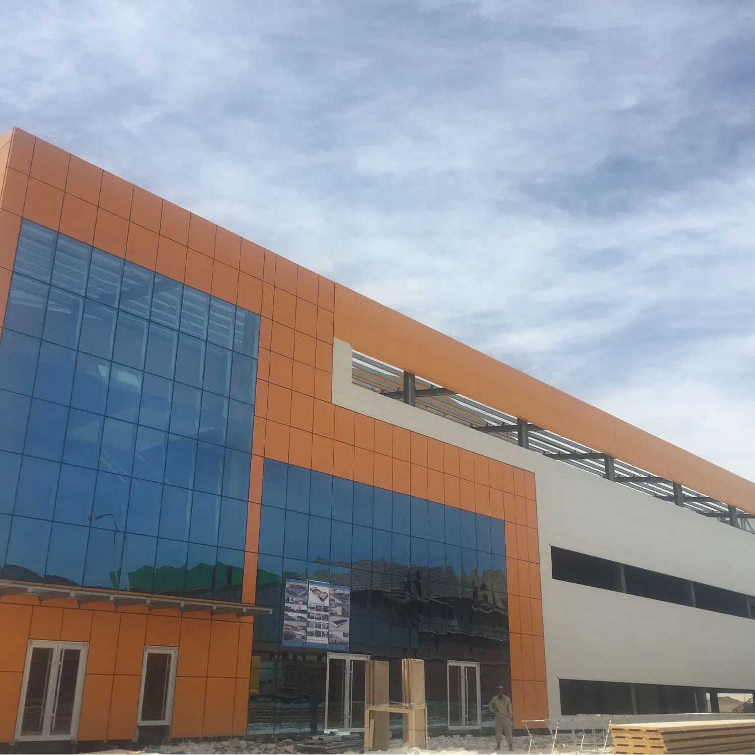 Premium Metal Storage Solutions for Global Distribution Needs