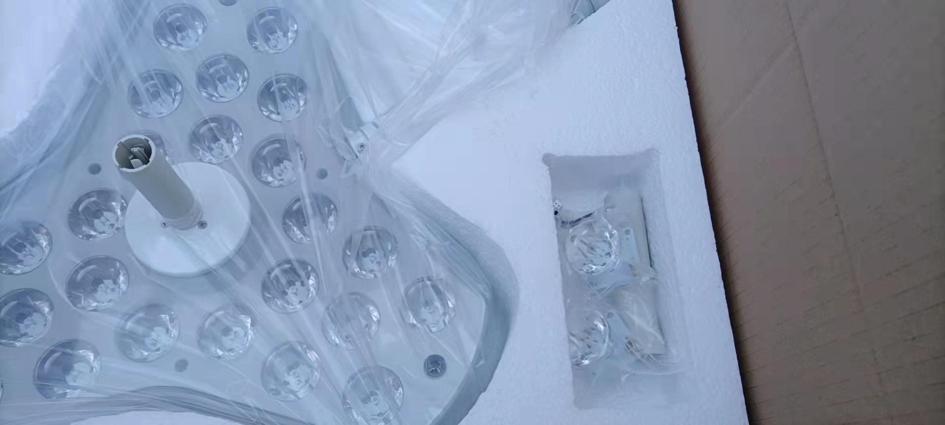 Factory Wholesale Mobile Hospital Portable Medical Led Shadowless Dental Surgical Light Examination Lamp
