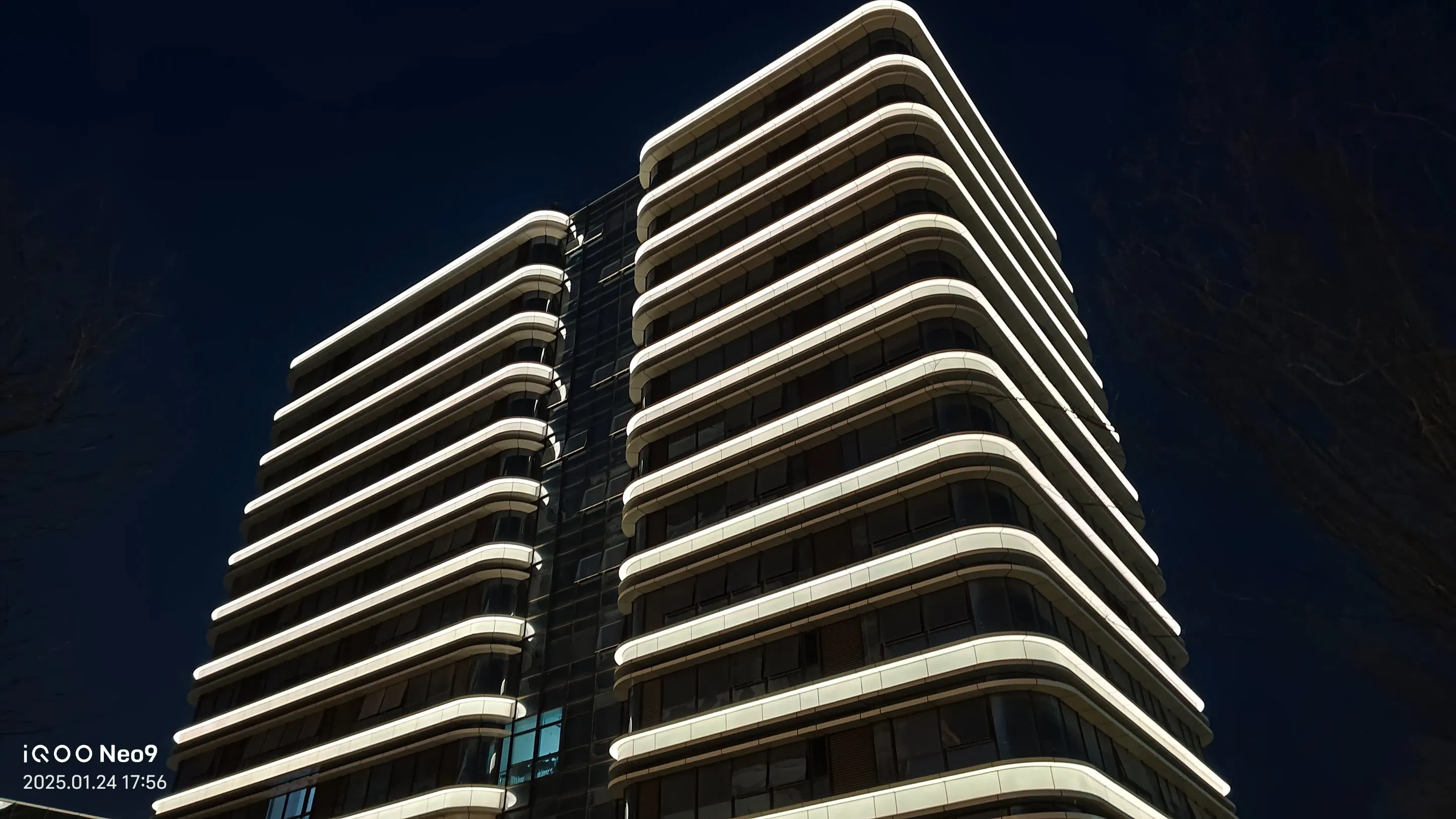 Sustainable LED Wall Wash Lighting System for Modern Architecture