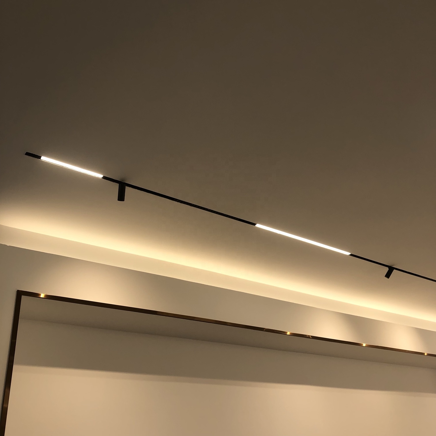 Surface Mounted Ultra Thin Slim Magnetic Rail Smart Track System DC48V Magnetic Lights Diffuse Flood Track Light 12W 24W 30W